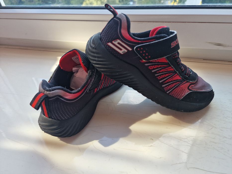 skechers кросівки