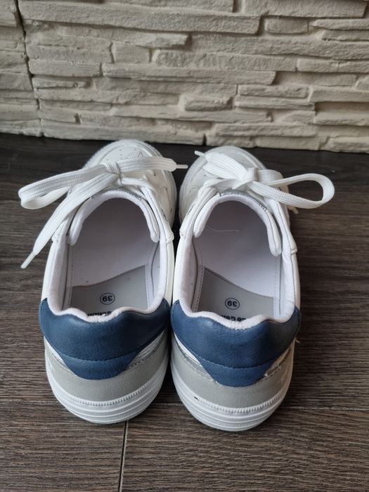 Buty Mustang rozmiar 39