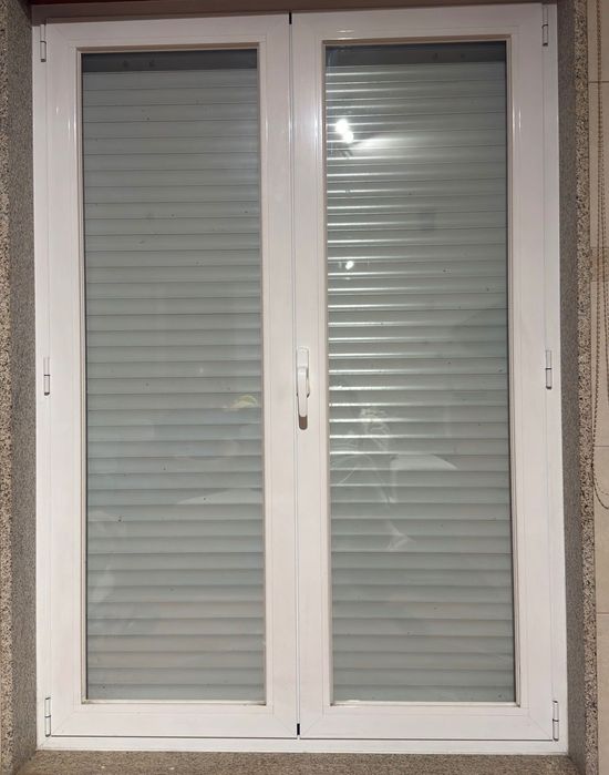 Portadas de abrir com vidro duplo e rotura térmica