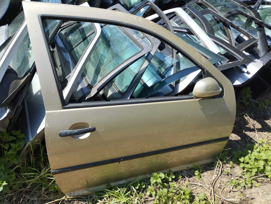 Golf 4  Drzwi Lusterko Winda Podnośnik zamek Klamka Szyba