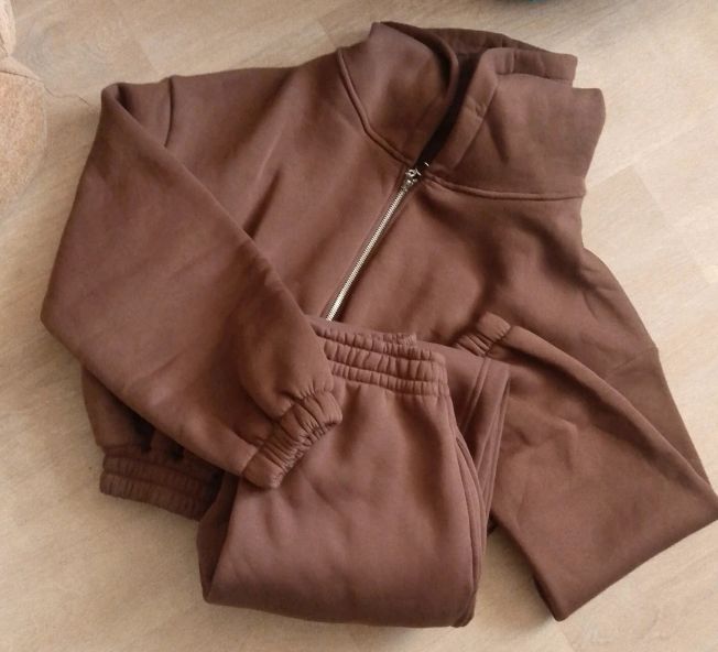 Ciepły dres czekoladowy