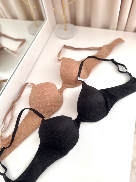 Чорний бюстгальтер Виктория Сикрет