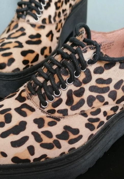 Sapato NOVO Jeffrey Campbell em Pele Tigres 38