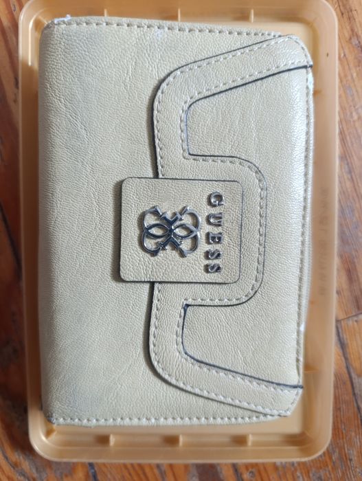 Portfel damski guess portmonetki