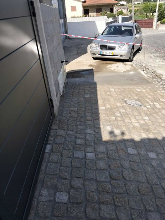 Dois quartos para alugar.