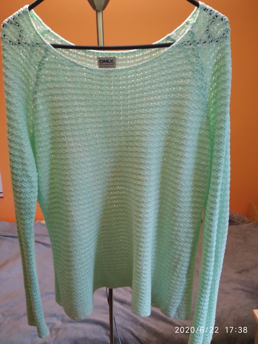 Sweter w kolorze miętowym