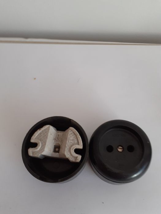 Gniazdka wyłączniki ebonitowe z PRL