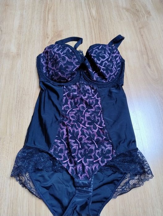 Piękne body Corin 75D/E