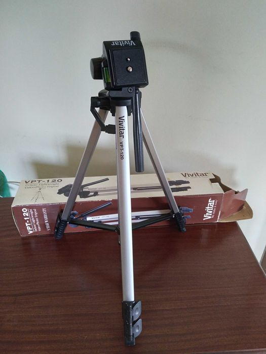 Tripé Vivitar VPT 120 ainda na caixa, para filmagens ou fotografia