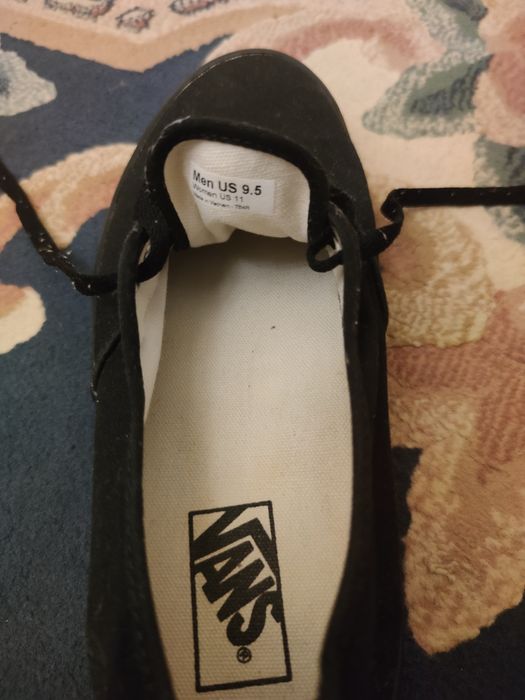 Tênis Vans Authentic (All Black / Sola Gum)