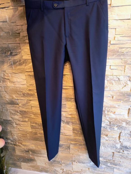 Garnitur granatowy młodzieżowy