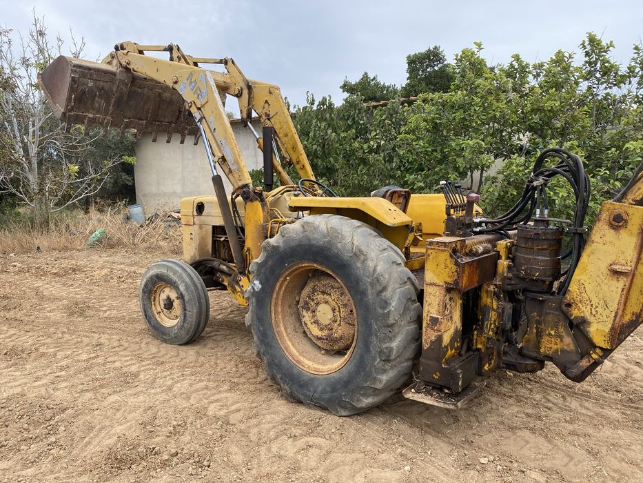 Retro escavadora  Massey Fergunson 50
