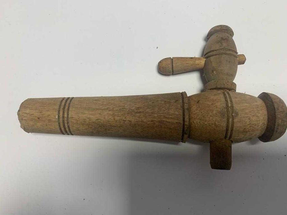 Torneira para barril de madeira
