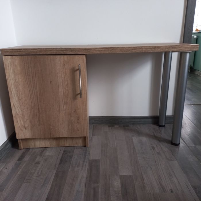 Dwie szafki na sprzedaż