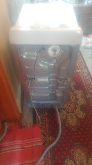 Продам стиральную машинку по запчастинах