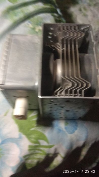 Магнітрон для мікрохвильовки