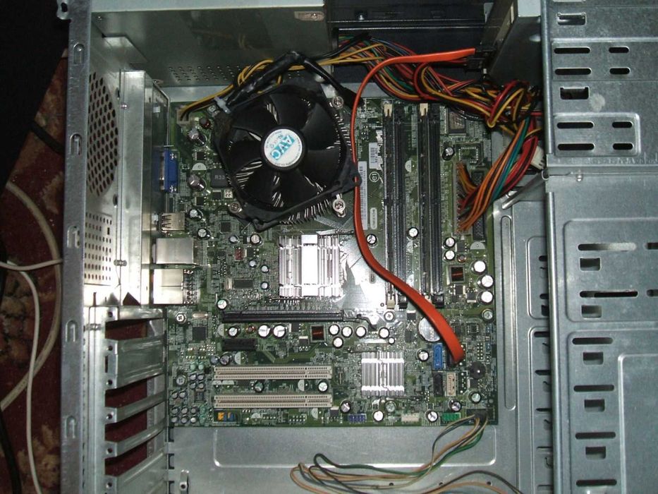 Foxconn g33m02\E8400\2Gb ddr2\Culer \Корпус