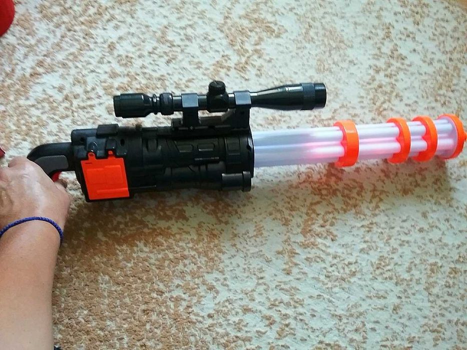 Снайперская  винтовка - пулемёт НА БАТАРЕЙКАХ С ПУШКОЙ  без треноги