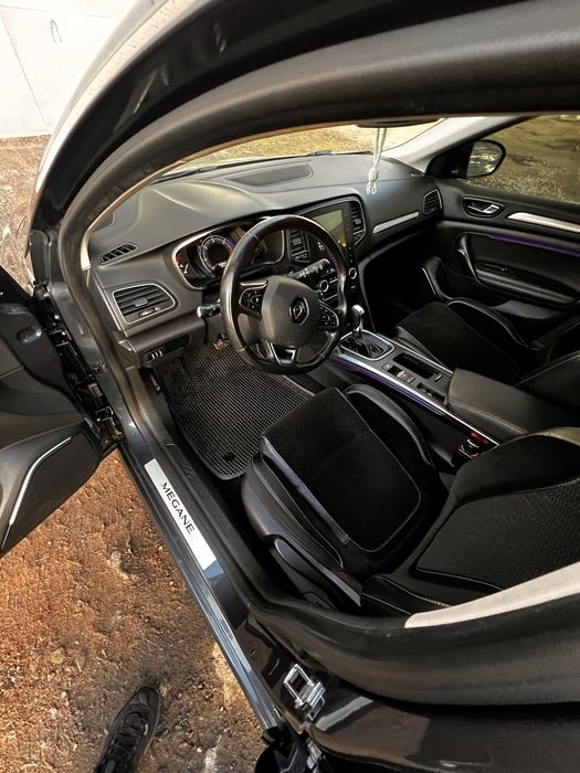 меган 4 повністю обслужений на гарній комплектаціі