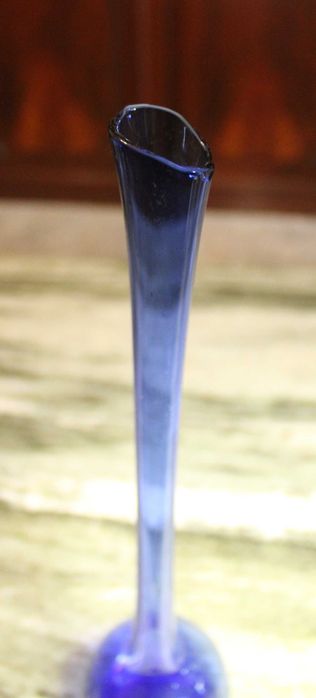 Vaso Solitário de vidro cobalto vintage, anos 60.