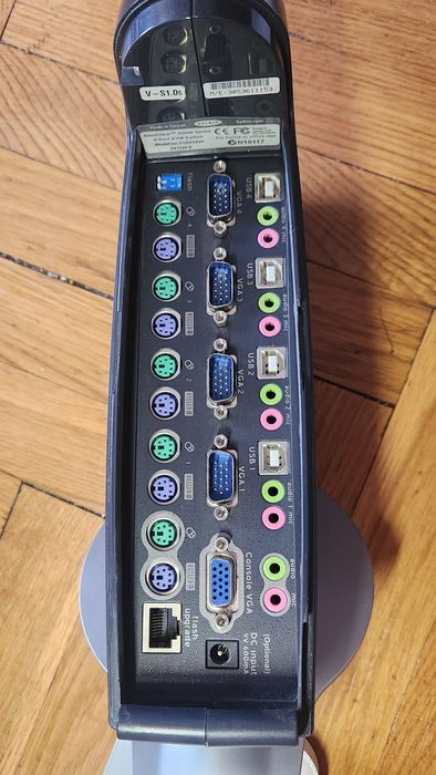 KVM switch Belkin F1DS104T професійний з аудіо