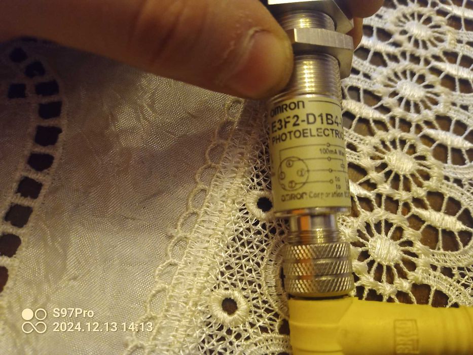 Czujnik fotoelektryczny Omron E3F2-D1B4-M1-M