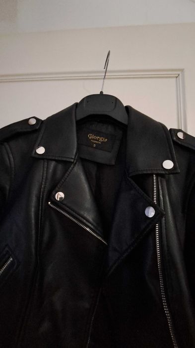 Casaca preta de napa