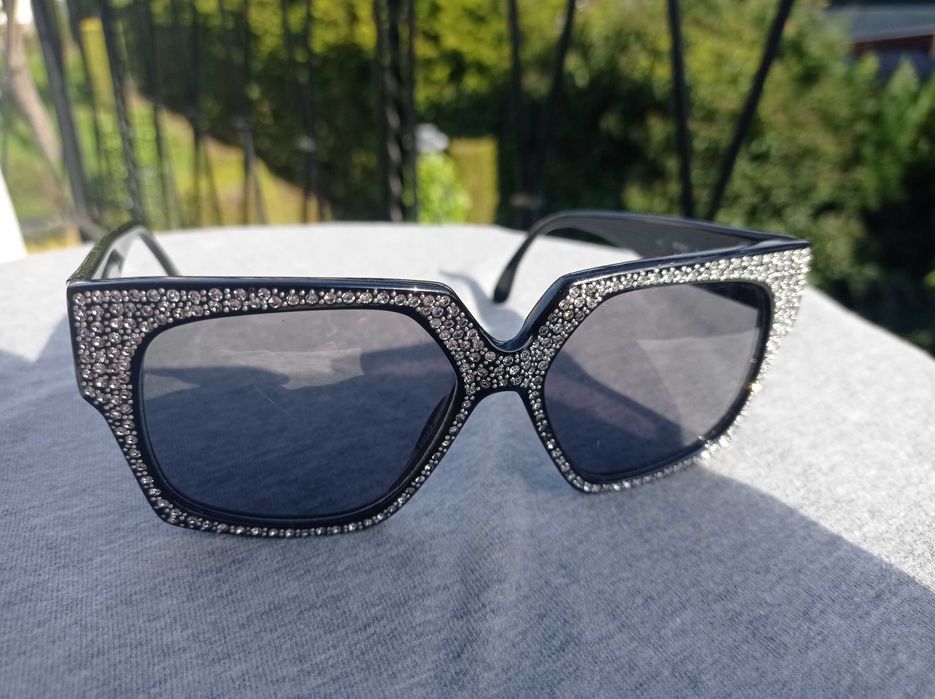 Okulary przeciwsłoneczne MISSONI, wysadzane cyrkoniami, made in Italy.