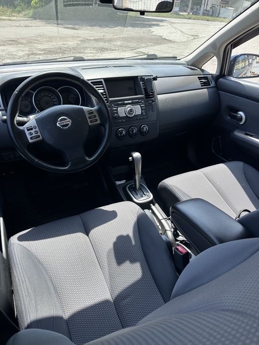 Nissan Tida 2010 Автомат