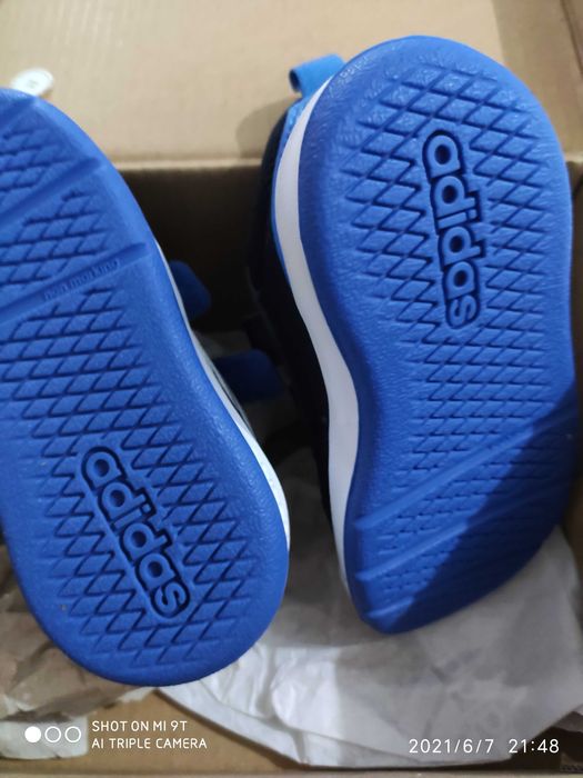 Tênis novos adidas