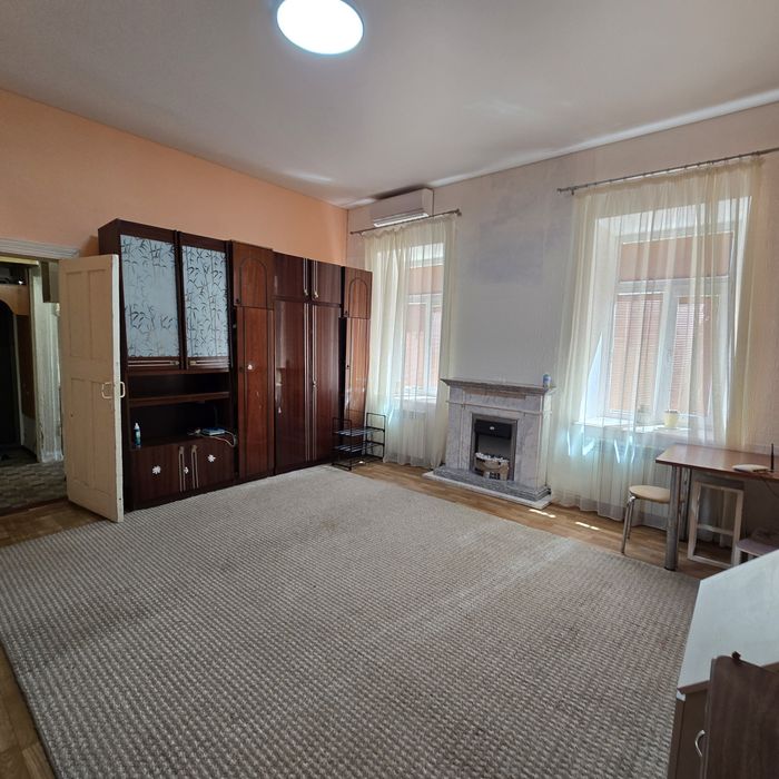 Продаж 1 кімнатна  квартира  Центр вулиця Адміральська
