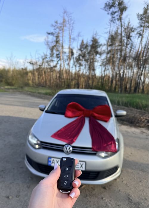 Бант червоний для авто та як прикраса