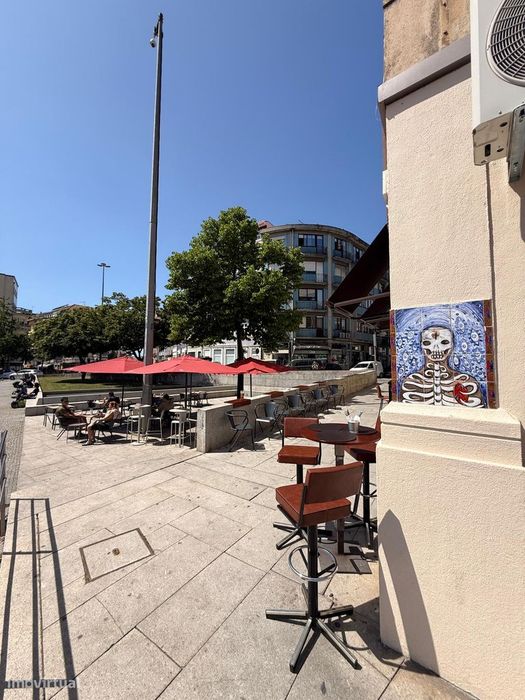 Escritório na Praça dos Poveiros, último andar