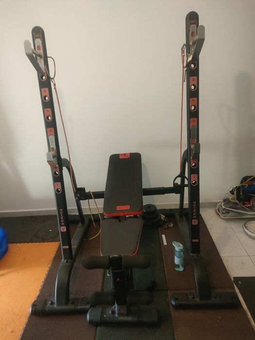 Rack com banco  com várias funcionalidades