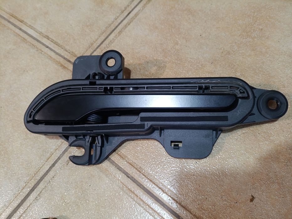 Ручка дверей Tesla model Y/3