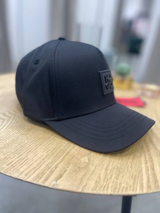 Кепка HUGO чоловіча колір чорний весна