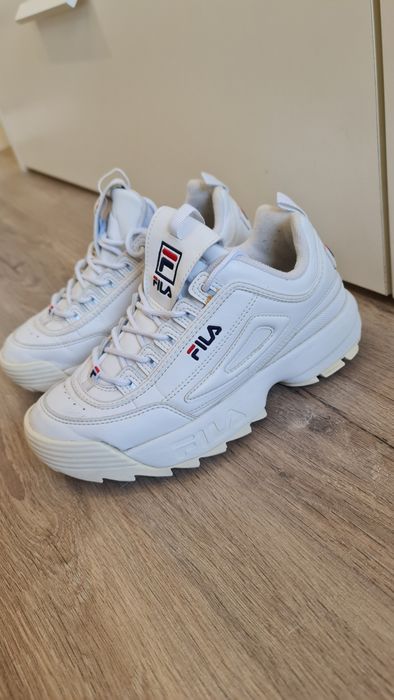 Tenis FILA brancos