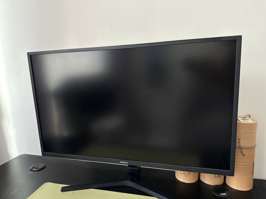 Монітор Samsung U32J590U (32”, 4K UHD, VA, 60 Гц)