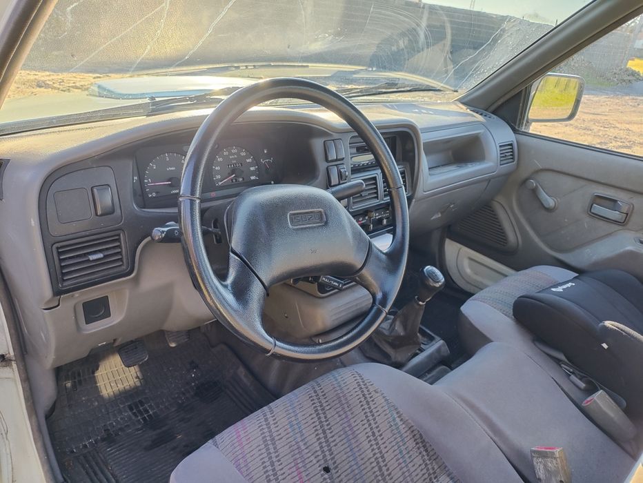 Isuzu  2.5 TD  com direção assistida