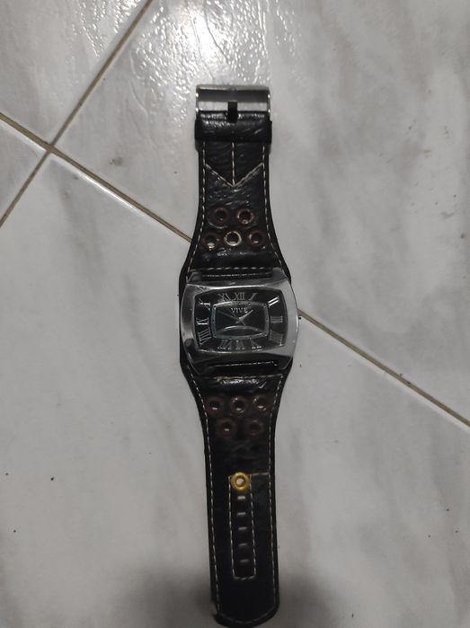 Conjunto de relógios ler anúncio