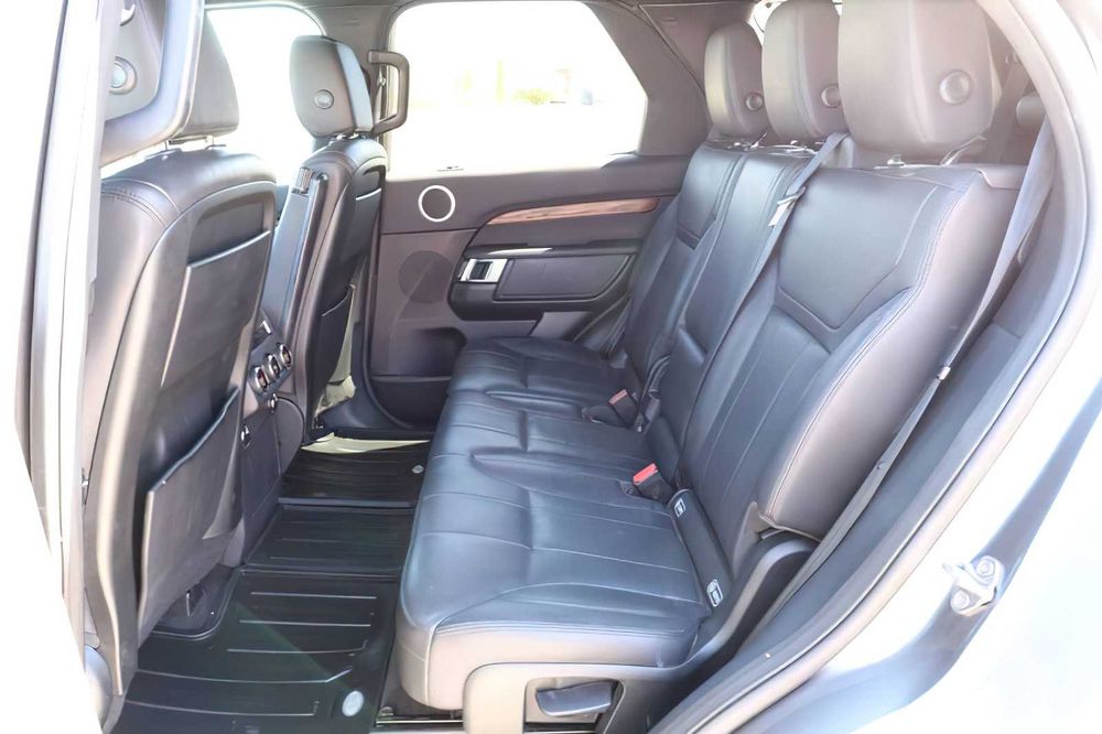 Land Rover Discovery      2017