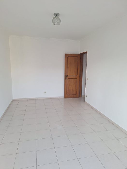 Apartamento T1 para arrendamento