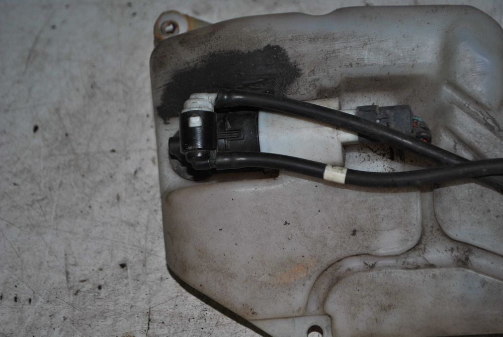 Zbiorniczek spryskiwacz Nissan Qashqai J10 lift