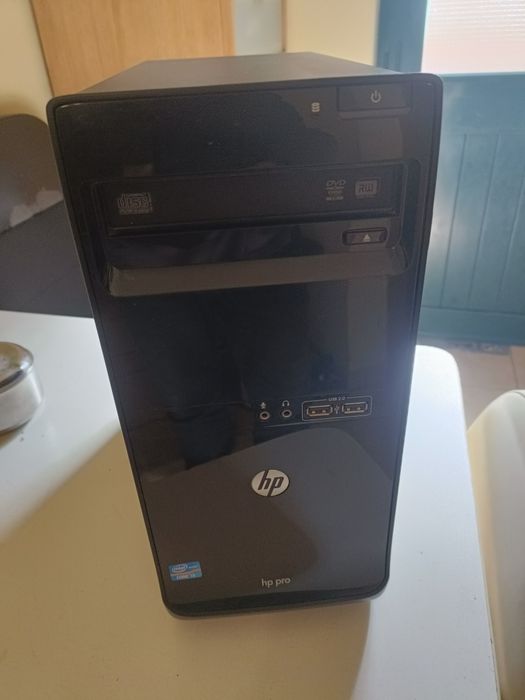 HP pro desk  Intel i3 Windows 10 pro