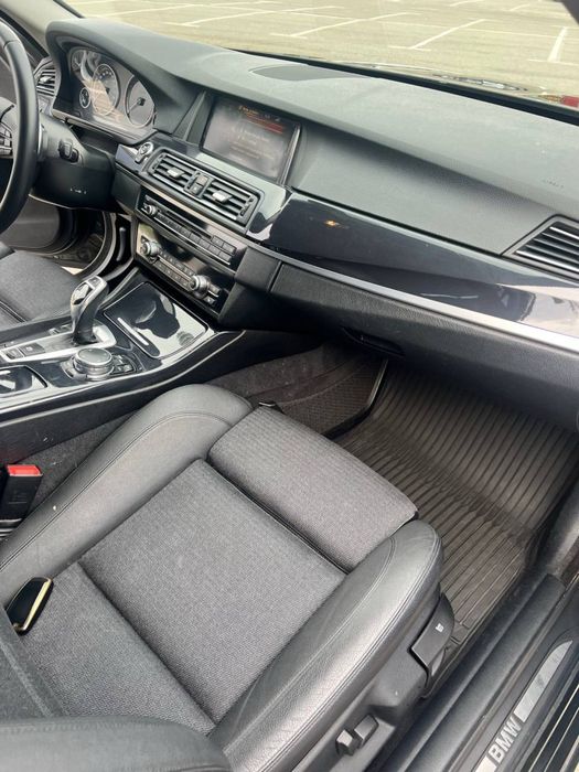 Офіційний BMW 520i