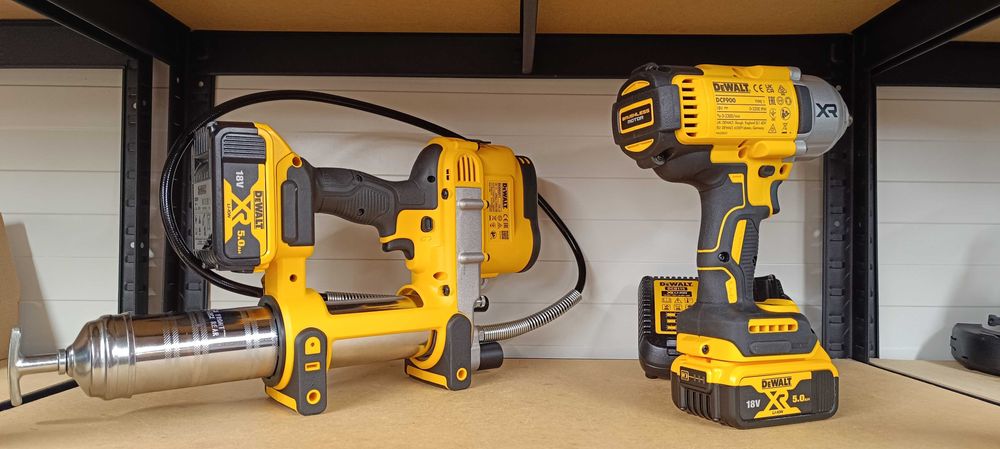 Zestaw Dewalt Klucz Udarowy 1898NM + Smarownica 690BAR 18V 2x5AH XR