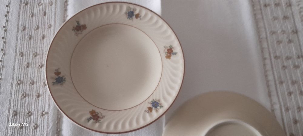 Taça grande ou terrina com 3 pratos de doce Vista Alegre
