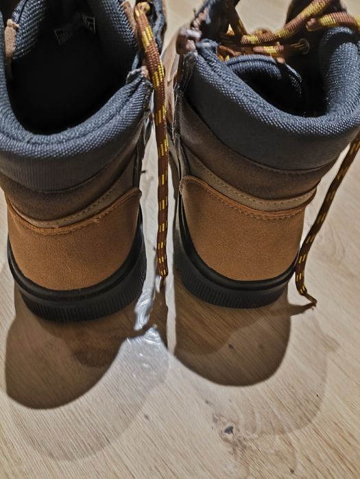 Buty Reserved nowe 37