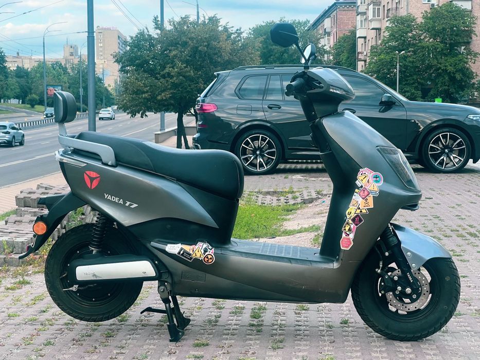 Продам електромопед Yadea T7