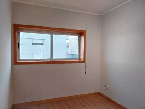 Apartamento T1 para arrendamento na Rua de Altino Domingues Moreira, 1º andar, Maia